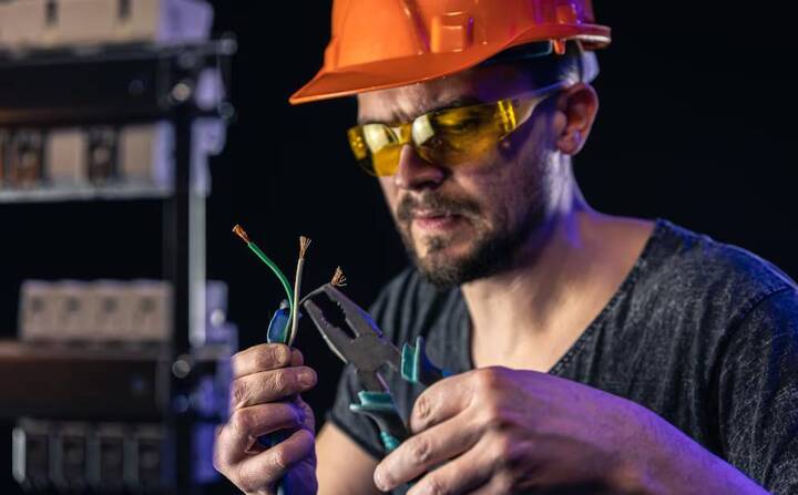 Electrician-in-Deschutes-County-OR