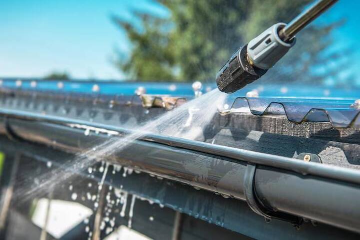 Gutter-Cleaning-in-Apollo-Beach-FL