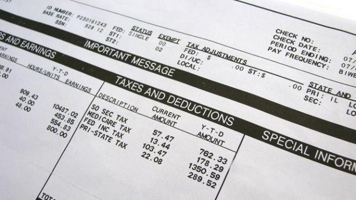 What type of information must appear on the employment pay stub?