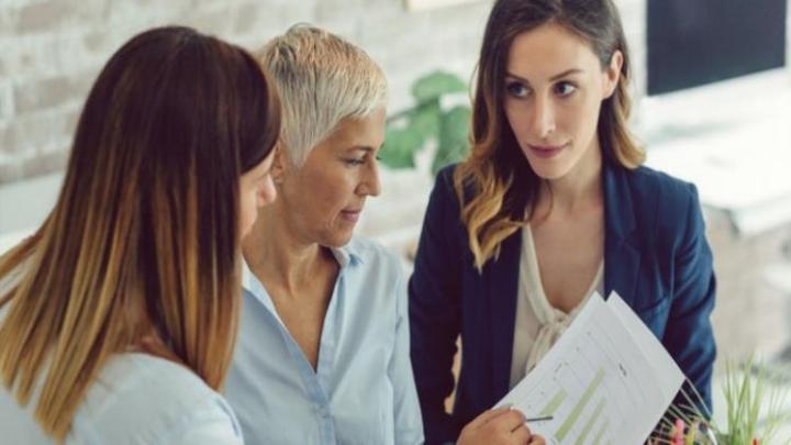 How To Become A Better Communicator And Leader In The Workplace