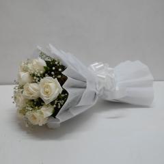 Get white bouquet of roses to end your fight with loved ones - I