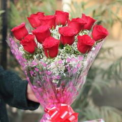 Surprise your lover with red rose bouquet with cake combo - Iris
