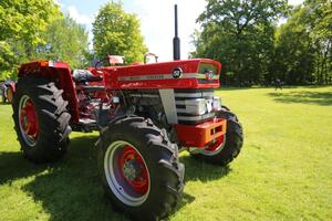 8 Benefits of Using a Purana Tractor for Your Farming Needs