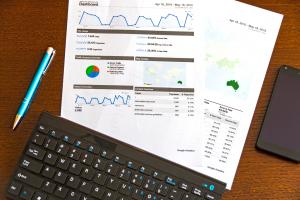 Benefits &amp; disadvantages of SWOT Analysis on business plans