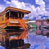 Uncover the Best Houseboats in Kashmir