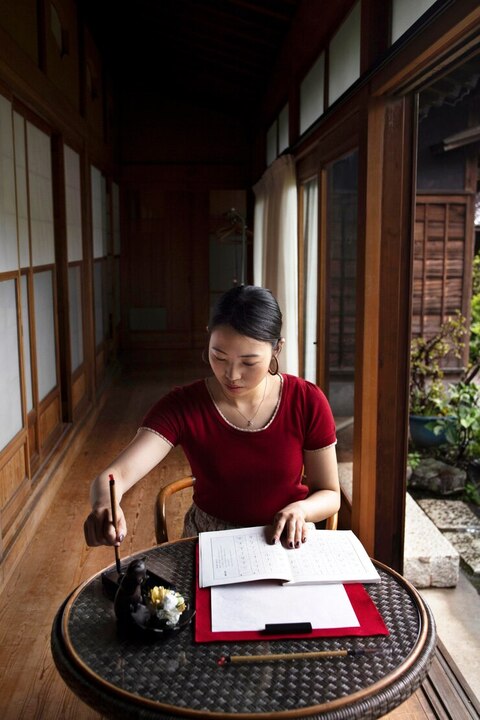Critical Mistakes to Avoid When Translating Documents to Japanese