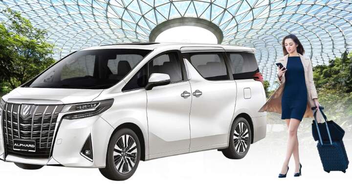 Destinasi Wisata Surabaya yang Nyaman dengan Mobil Alphard