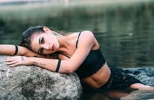 Create a once-in-a-lifetime experience with Karachi Escort