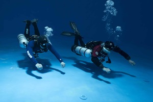 Scuba Wetsuits: One-piece or Two-piece?