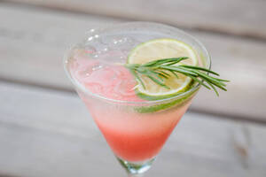 Family-Friendly Refreshment with Cold Pressed Lemonade and Organic Lemonade 