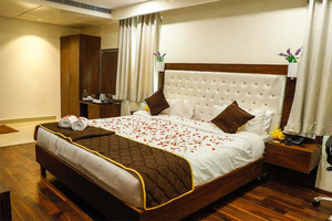 Hotel RN Grand \u2013 Your Ideal Stay Near Vijayawada Bus Stand &amp; Railway Station