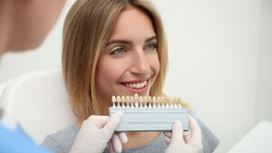 Qu\u2019est-ce que la dentisterie esth\u00e9tique \u00e0 Gen\u00e8ve et que peut-elle corriger ?