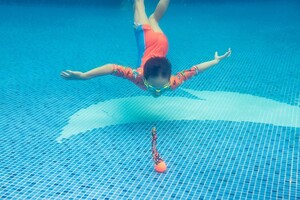 Splash and Chase! Why are Neoprene Dive Streamers Our Favorite Water Toys?