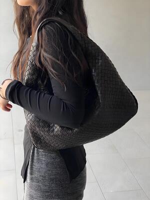 Bottega Veneta\u53f0\u7063\u5b98\u7db2\u9078\u8cfc\u6307\u5357\uff1a\u5c0f\u5305\u3001\u80f8\u5305\u8207Cassette\u8170\u5305