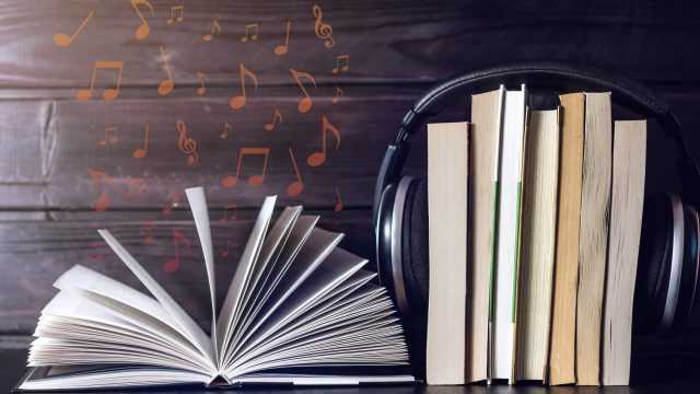 How to listen to free audiobooks on your phone