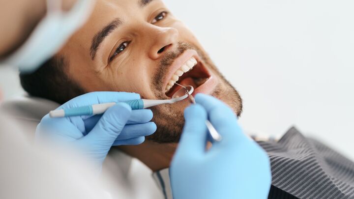 How Do Dental Clinics in Geneva Ensure a Pain-Free Experience?