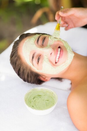 How Organic Facials Help Calm Sensitive Skin?
