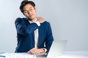 Expert Shoulder Pain Relief at a Trusted Pain Management Clinic in the Bronx