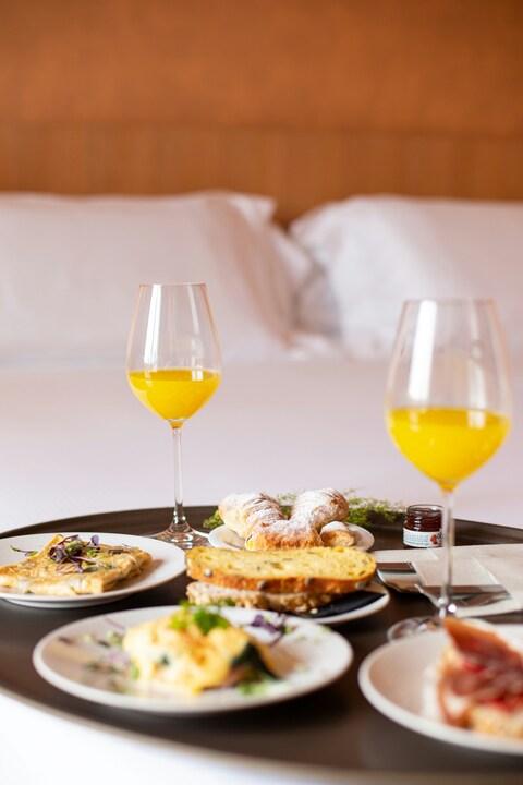 From Room Service to Rooftop Culture: Elevating the Urban Hotel Stay