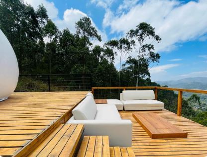 A Romantic Hilltop Escape : Discover the Best Staycation for Couples in Munnar