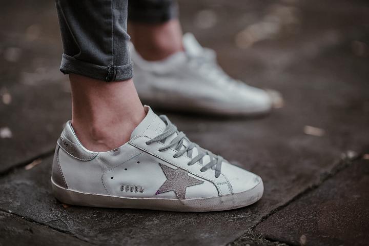 Golden Goose Sneakers middle