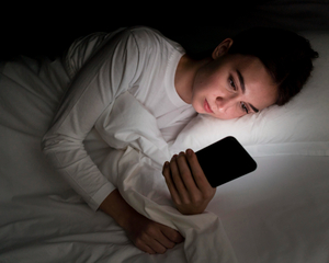 How Light and Screen Time Affect Your Sleep and Headache Patterns\u00a0