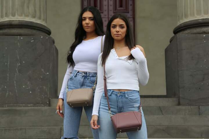 The Best Online Stores for Scoring A Black Shoulder Bag on Sale