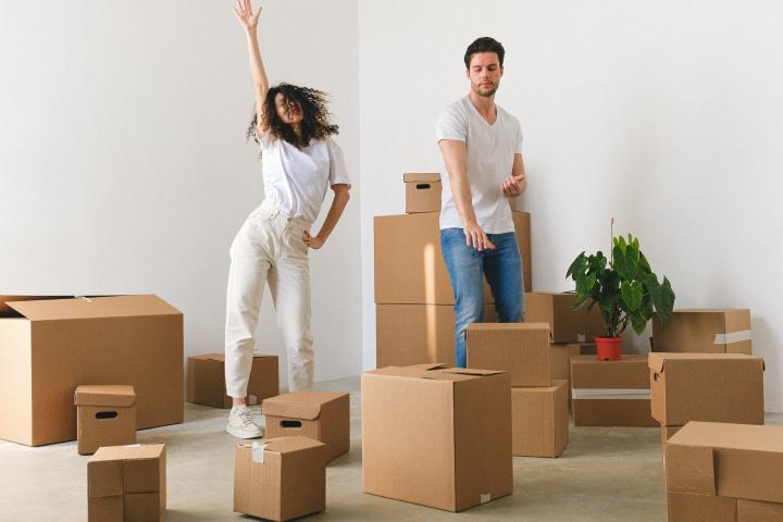 4 Factors to Consider When Choosing Moving Services