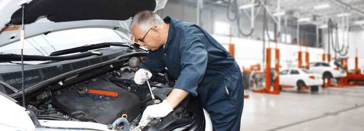 How Often Should I Change My Mercedes’ Oil, and Why Is It Important?