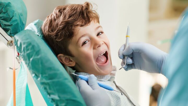 Comment la santé dentaire globale protège-t-elle nos enfants ?