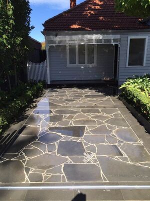 Use Bluestone Pool Coping &amp; Tiles to Facelift Your Poolside  