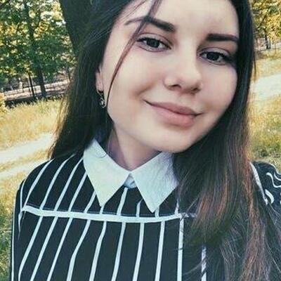Luna Simmons